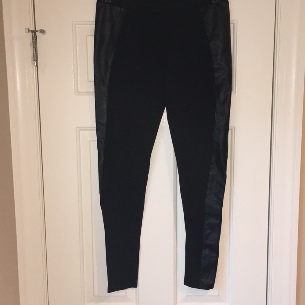 Excellent Condition! Frenchi black leggings!!!!